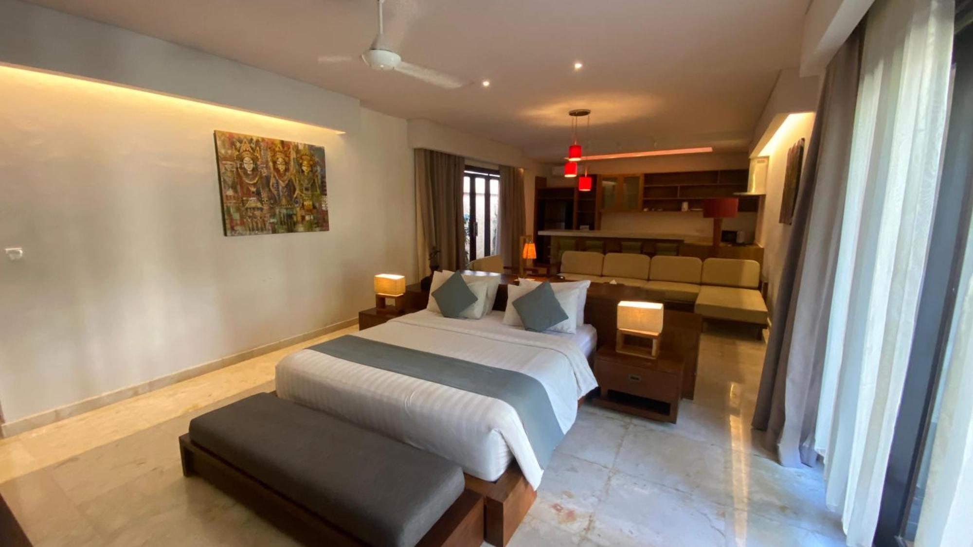 Deluxe Double Room With Living and Kitchen